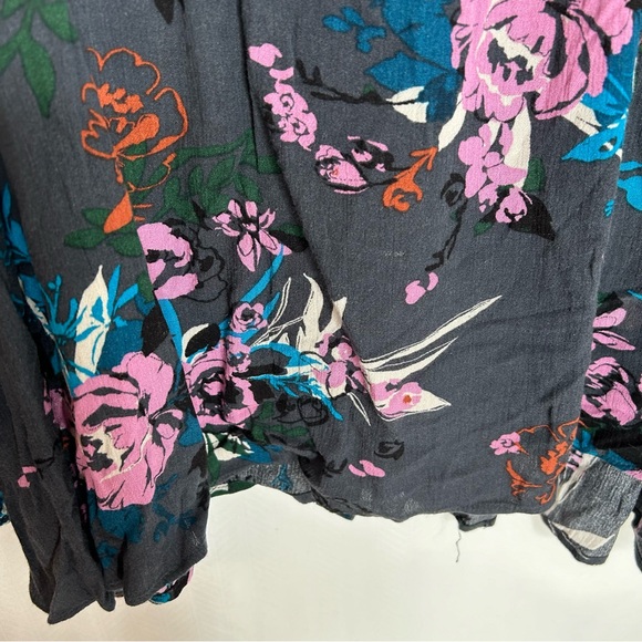 Torrid black floral blouse V neck with tie size 3X dark floral gothic - Picture 8 of 8